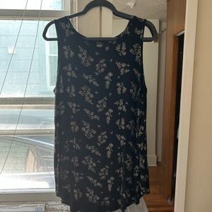 Black and white floral tank